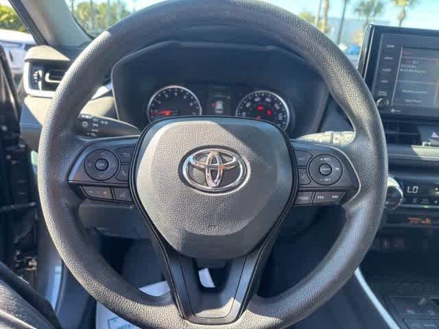 Thumbnail: 2022 Toyota RAV4 - 16