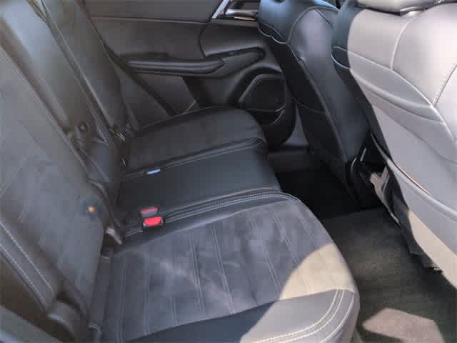 Thumbnail: 2024 Mitsubishi Outlander - 21