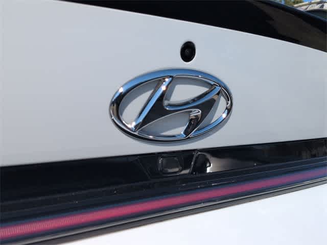 Thumbnail: 2022 Hyundai Elantra - 12