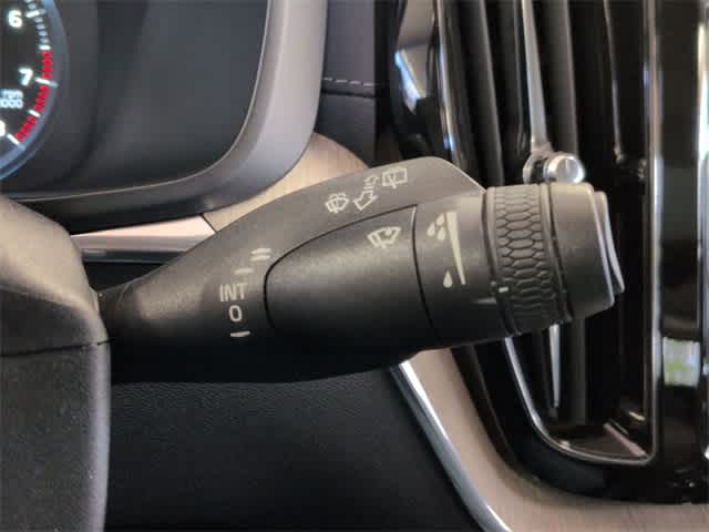 Thumbnail: 2018 Volvo XC60 - 28