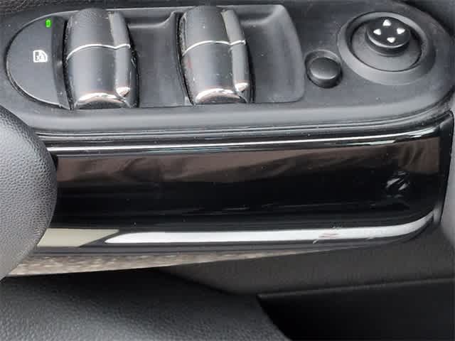 Thumbnail: 2015 MINI Cooper Hardtop - 40