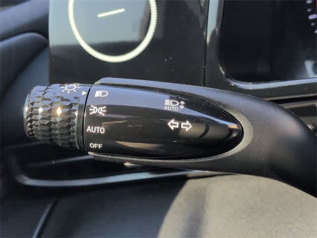 Thumbnail: 2022 Hyundai Elantra - 29