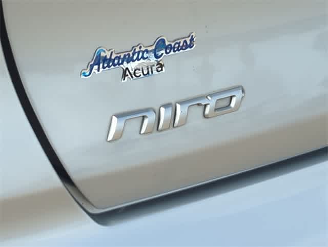 Thumbnail: 2018 Kia Niro - 13