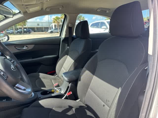 Thumbnail: 2019 Kia Forte - 6