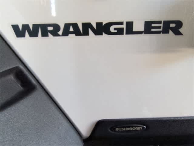 Thumbnail: 2015 Jeep Wrangler - 13