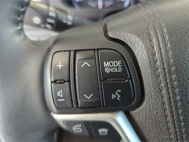 Thumbnail: 2016 Toyota Highlander - 26