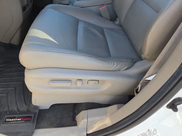 Thumbnail: 2012 Honda Odyssey - 17