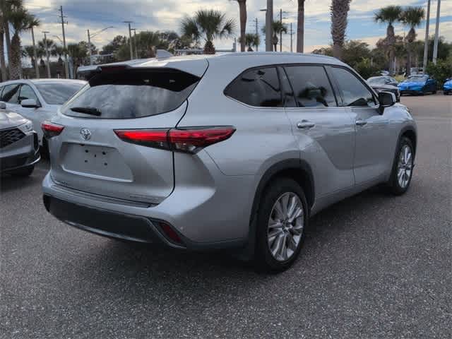 Thumbnail: 2021 Toyota Highlander - 8