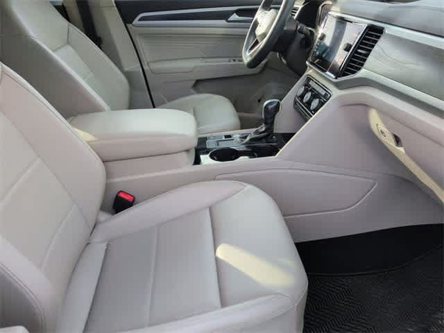 Thumbnail: 2022 Volkswagen Atlas - 21