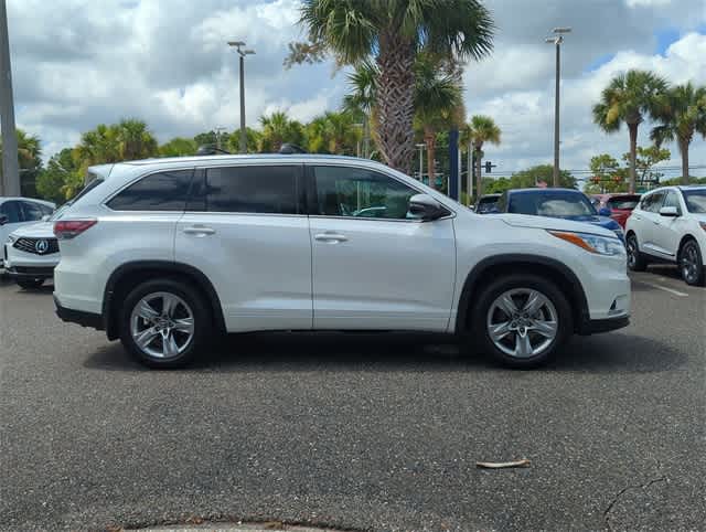 Thumbnail: 2016 Toyota Highlander - 9