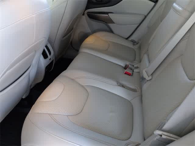 Thumbnail: 2019 Jeep Cherokee - 21