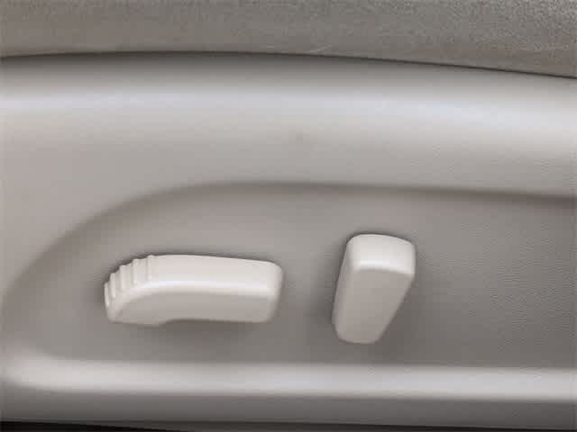 Thumbnail: 2013 Nissan Altima - 18