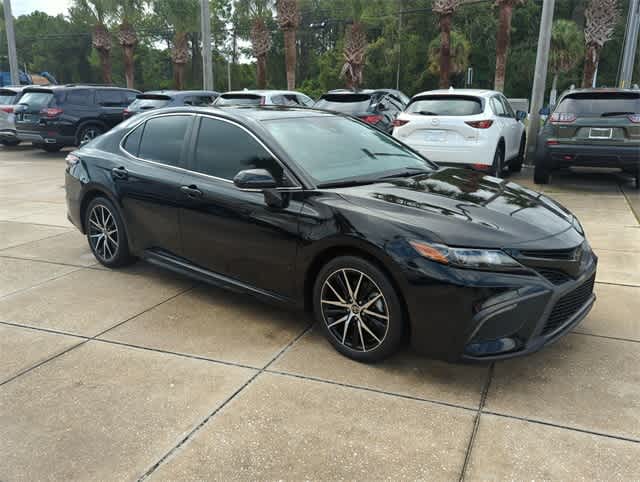 2023 Toyota Camry SE photo 2