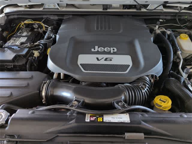 Thumbnail: 2015 Jeep Wrangler - 15