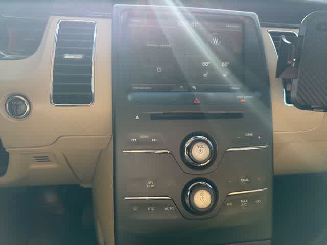 Thumbnail: 2015 Ford Flex - 26