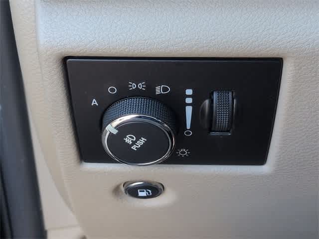 Thumbnail: 2014 Jeep Grand Cherokee - 43