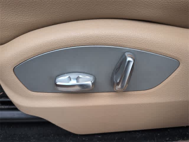 Thumbnail: 2021 Porsche Macan - 17