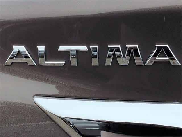 Thumbnail: 2013 Nissan Altima - 13