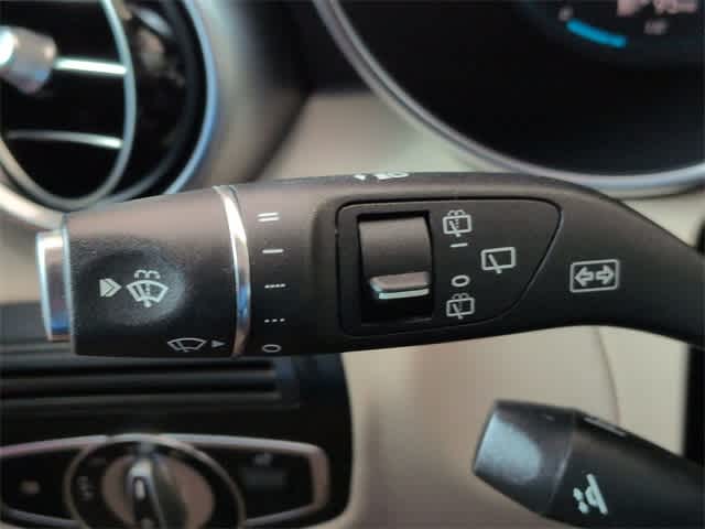 Thumbnail: 2022 Mercedes-Benz GLC - 26