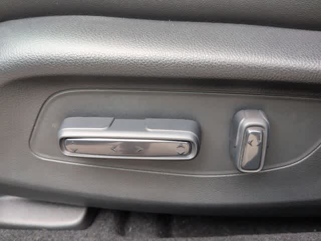 Thumbnail: 2025 Acura ADX - 18