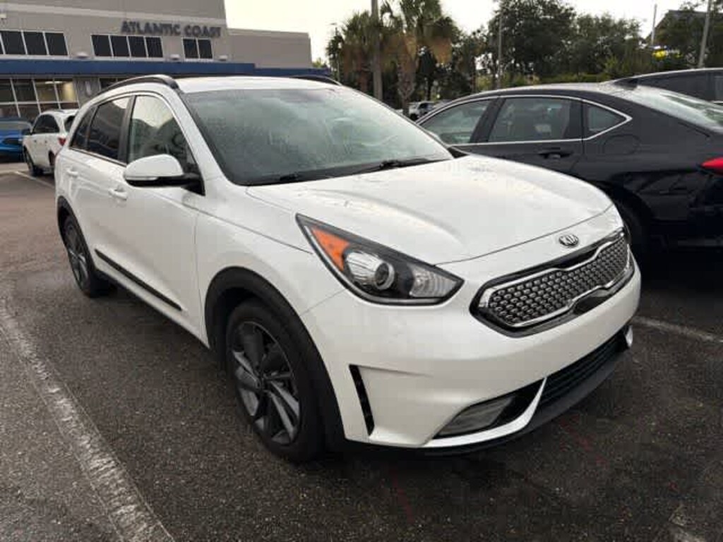 Used 2017 Kia Niro EX SUV