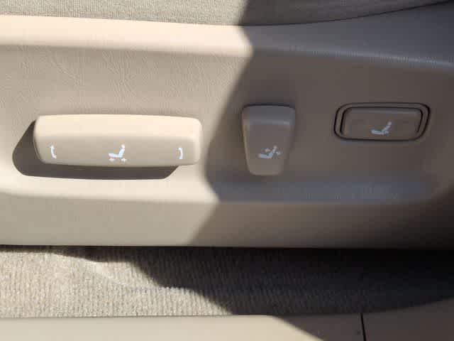 Thumbnail: 2003 Toyota Highlander - 18