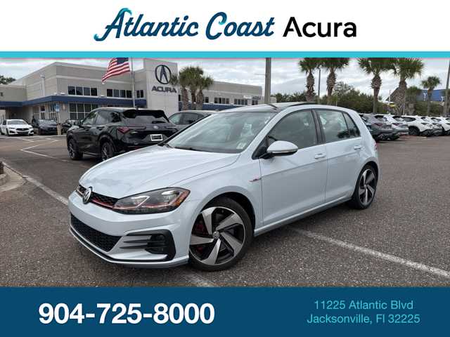 2020 Volkswagen Golf GTI SE's photo