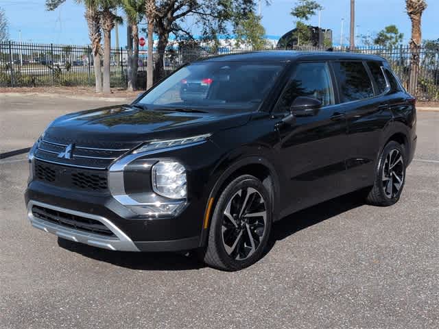 Thumbnail: 2024 Mitsubishi Outlander - 4