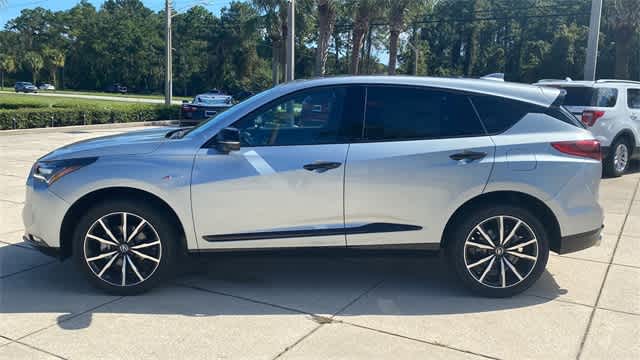 Thumbnail: 2025 Acura RDX - 4