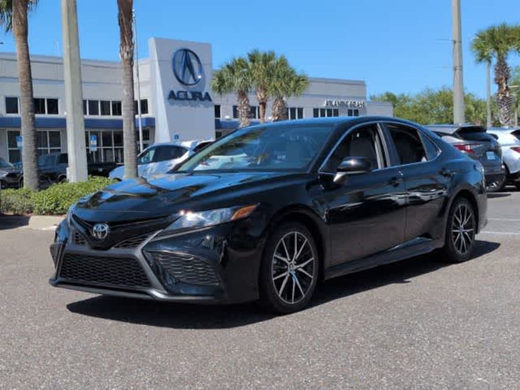 Used 2021 Toyota Camry SE Sedan