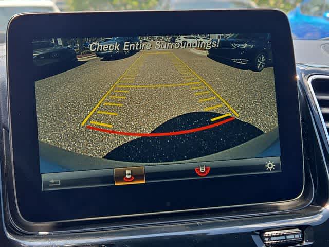 Thumbnail: 2016 Mercedes-Benz GLE - 30