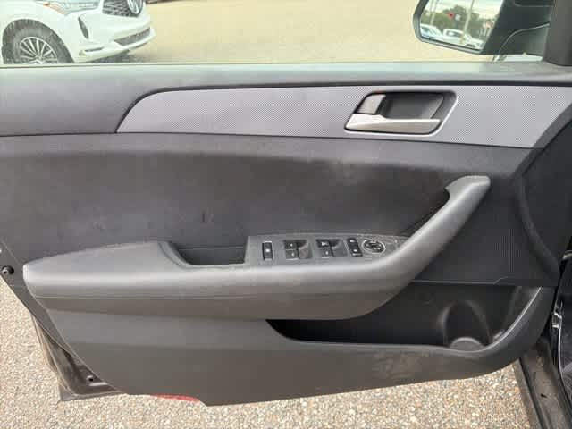 Thumbnail: 2018 Hyundai Sonata - 10