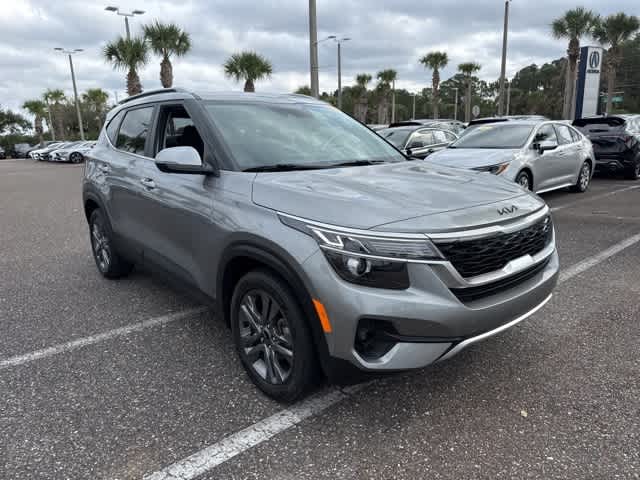 Thumbnail: 2023 Kia Seltos - 7