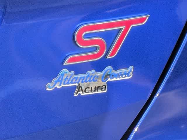 Thumbnail: 2015 Ford Focus - 13