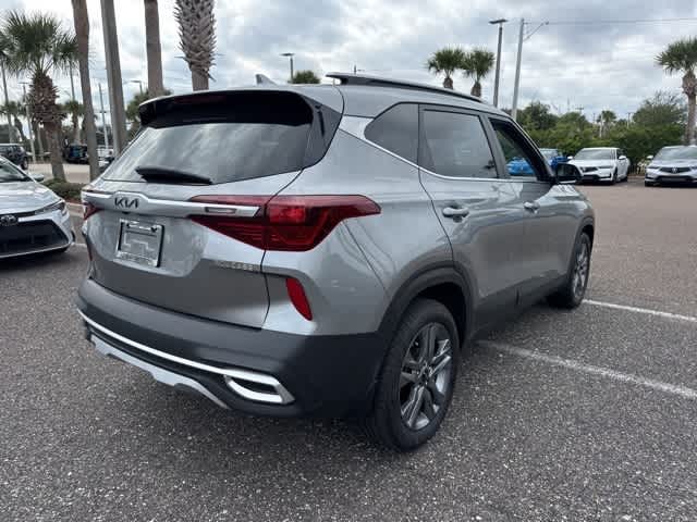 Thumbnail: 2023 Kia Seltos - 5