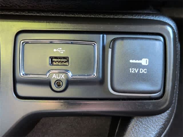 Thumbnail: 2023 Jeep Renegade - 32