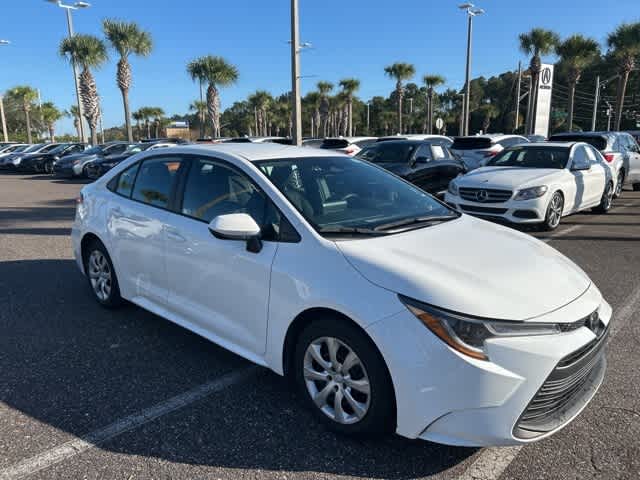 2023 Toyota Corolla LE photo 2