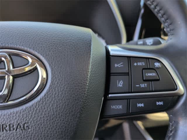 Thumbnail: 2020 Toyota Highlander - 27