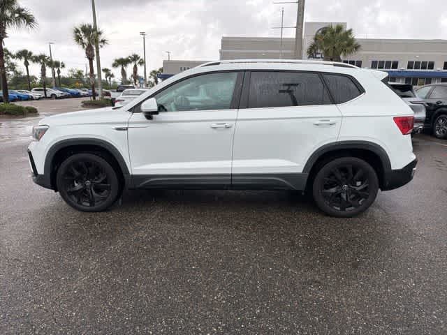 Thumbnail: 2022 Volkswagen Taos - 3