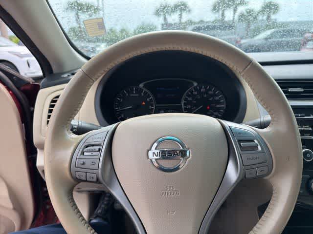 Thumbnail: 2014 Nissan Altima - 28