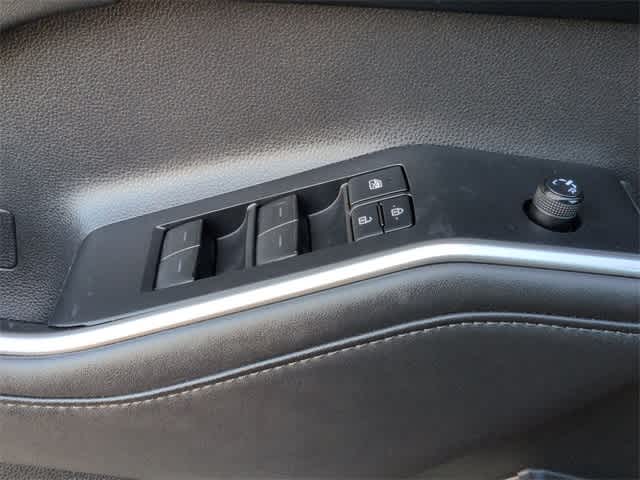 Thumbnail: 2020 Toyota Highlander - 41