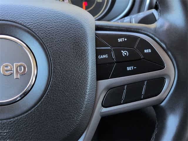 Thumbnail: 2019 Jeep Cherokee - 25