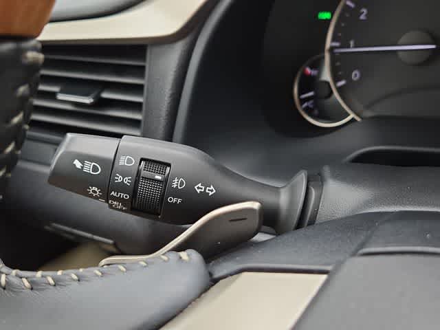 Thumbnail: 2022 Lexus RX - 26