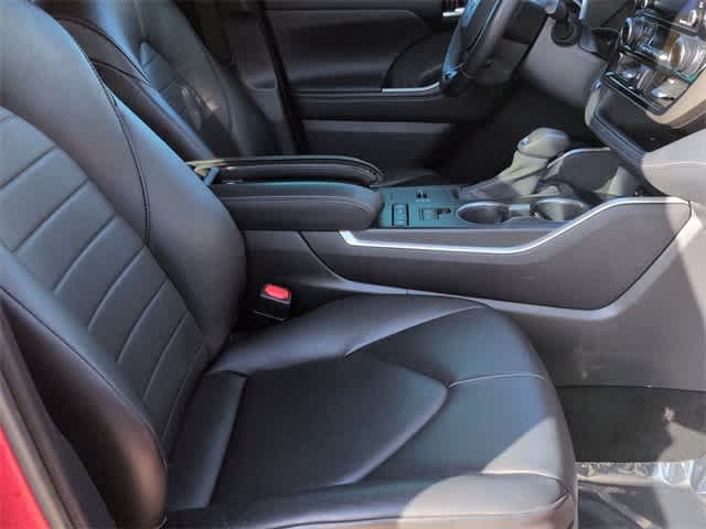 Thumbnail: 2020 Toyota Highlander - 24