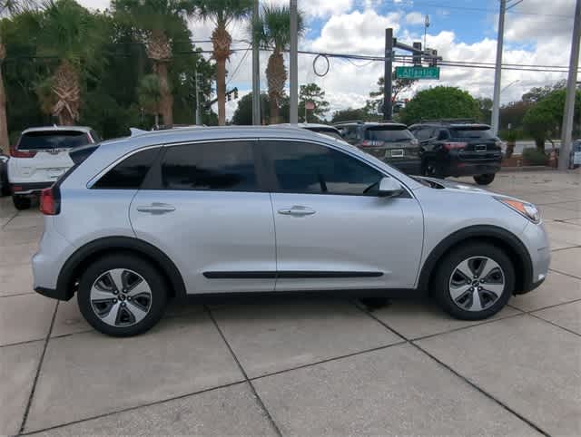 Thumbnail: 2018 Kia Niro - 9