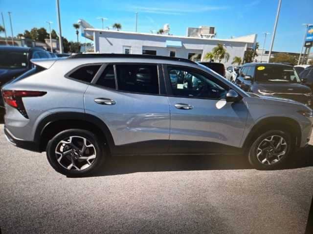 Thumbnail: 2024 Chevrolet Trax - 7