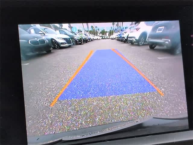 Thumbnail: 2021 Porsche Macan - 31