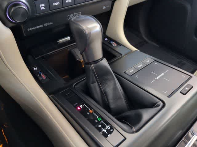 Thumbnail: 2023 Lexus GX - 35