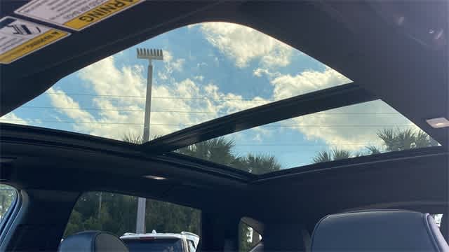 Thumbnail: 2025 Acura RDX - 27