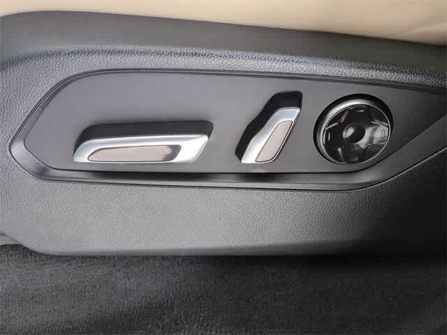 Thumbnail: 2023 Acura MDX - 18